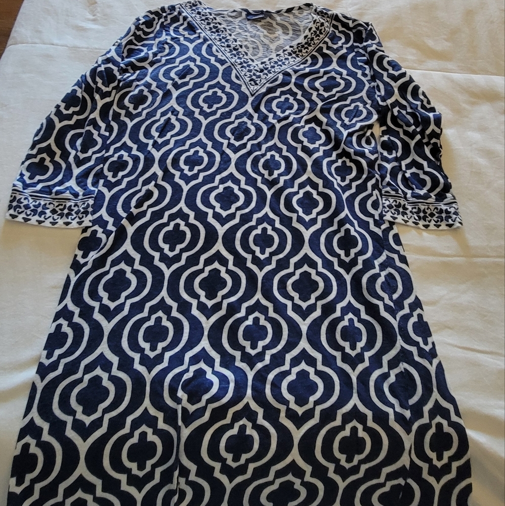 Basic Editions Blue and White Sheath Dress V-Neck 3/4 Sleeve